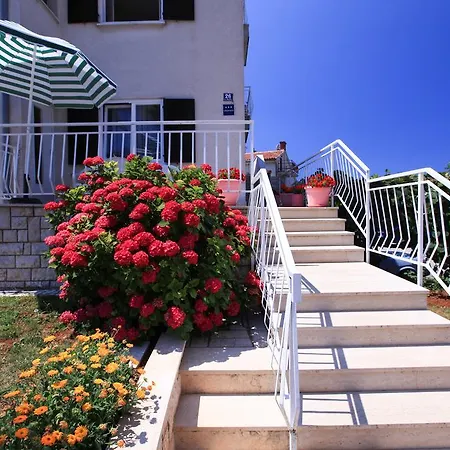 Laguna Apartman *